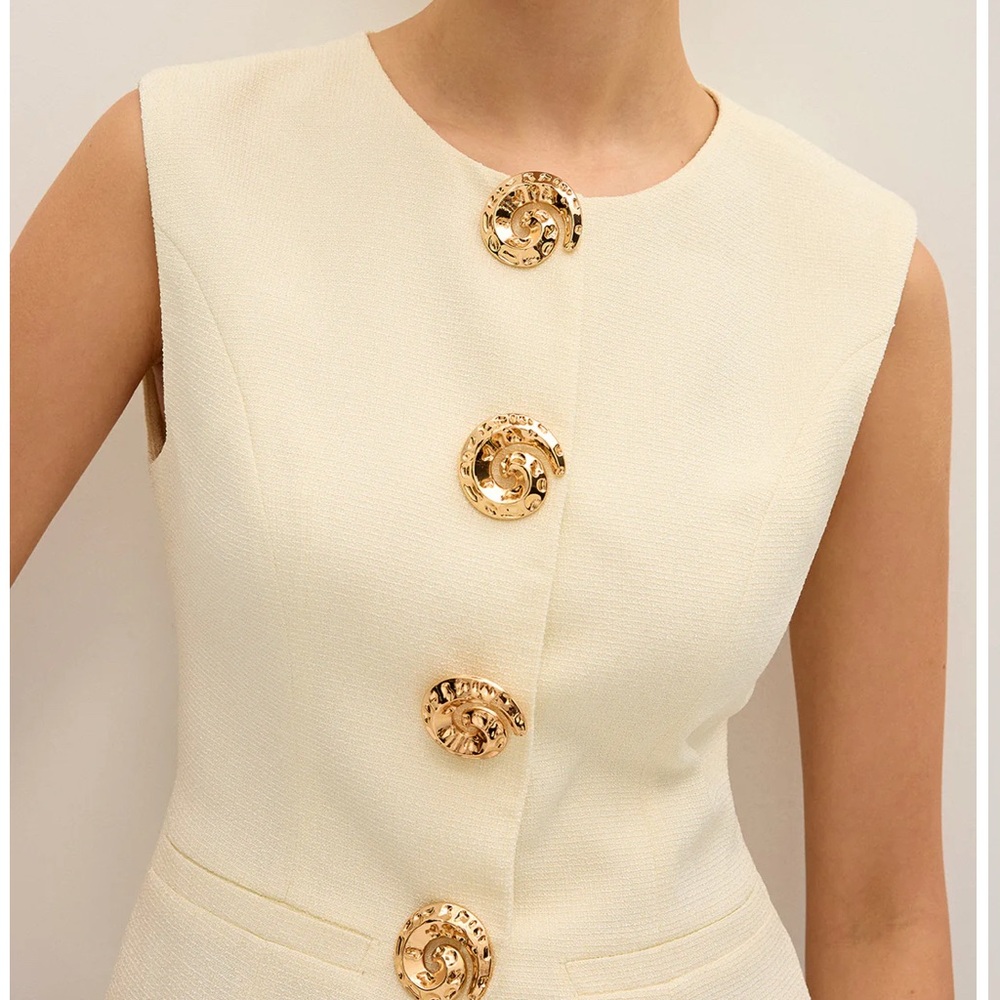 Commense Cream Jacket with Gold Button - Picture 2 of 6
